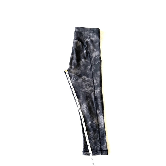 Athleta 598755 Ultimate Stash Pocket Printed Capri - Picture 11 of 11